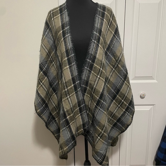 Woolrich Jackets & Blazers - Woolrich Reversible‎ Poncho Shawl Gray Tan Black Size OS